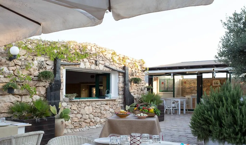 I Dammusi Di Borgo Cala Creta Hotel Lampedusa 3*,