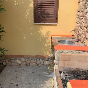 Maveda, Un Dammuso Immerso Nel Verde Lampedusa